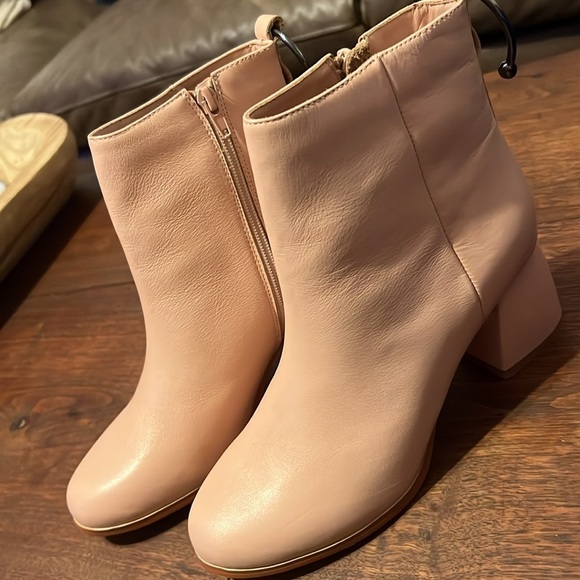Nude Jaggar Bull Ring Ankle Booties - Picture 3 of 6